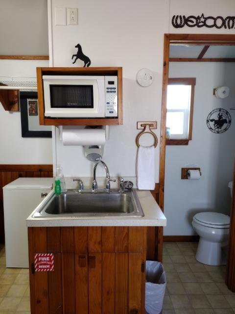 Top Of The Hill Rv Resort & Cabins Waring Bagian luar foto