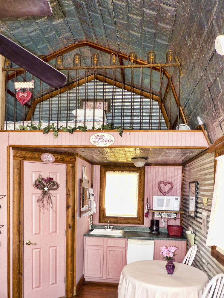 Top Of The Hill Rv Resort & Cabins Waring Bagian luar foto