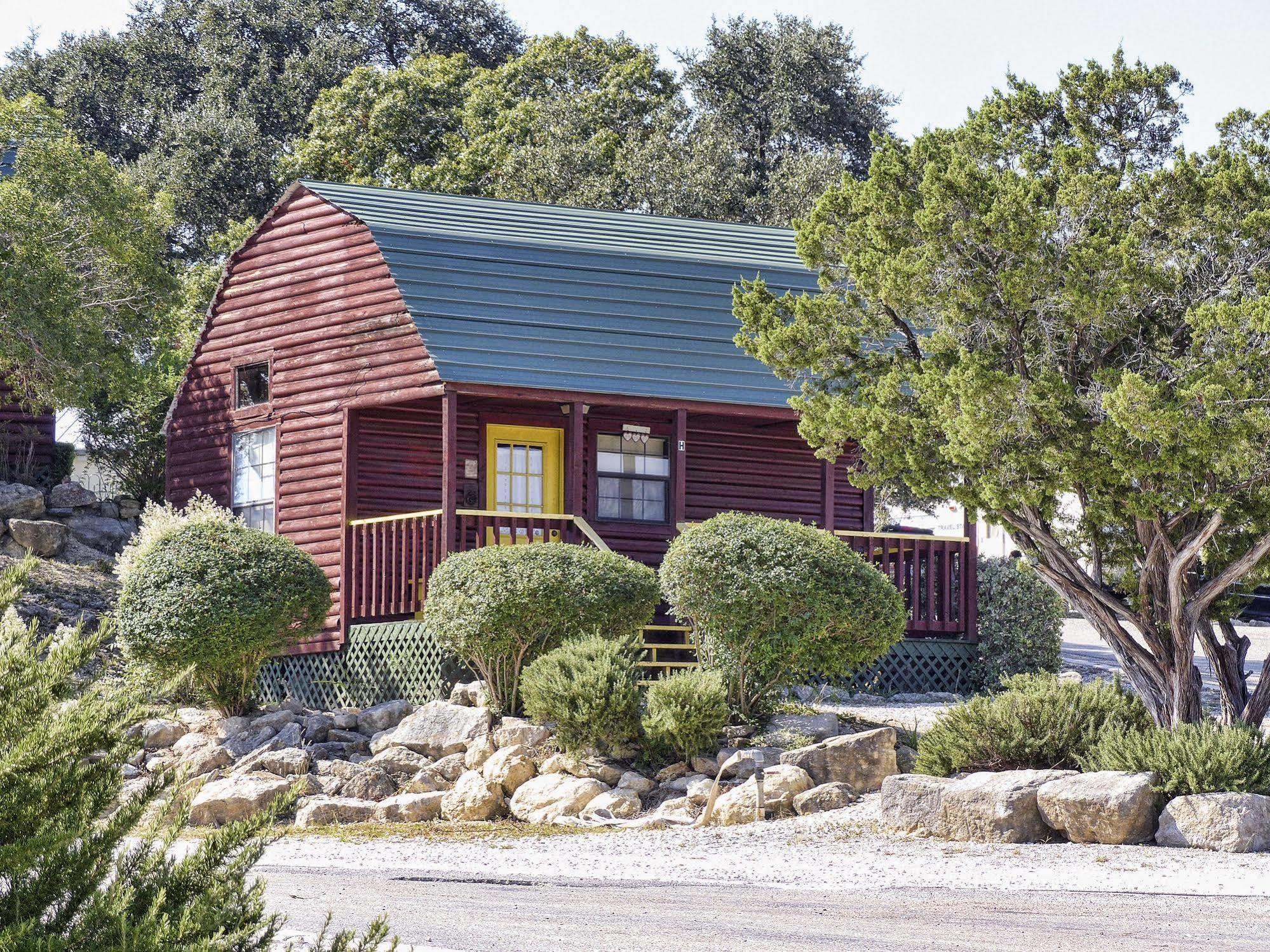Top Of The Hill Rv Resort & Cabins Waring Bagian luar foto