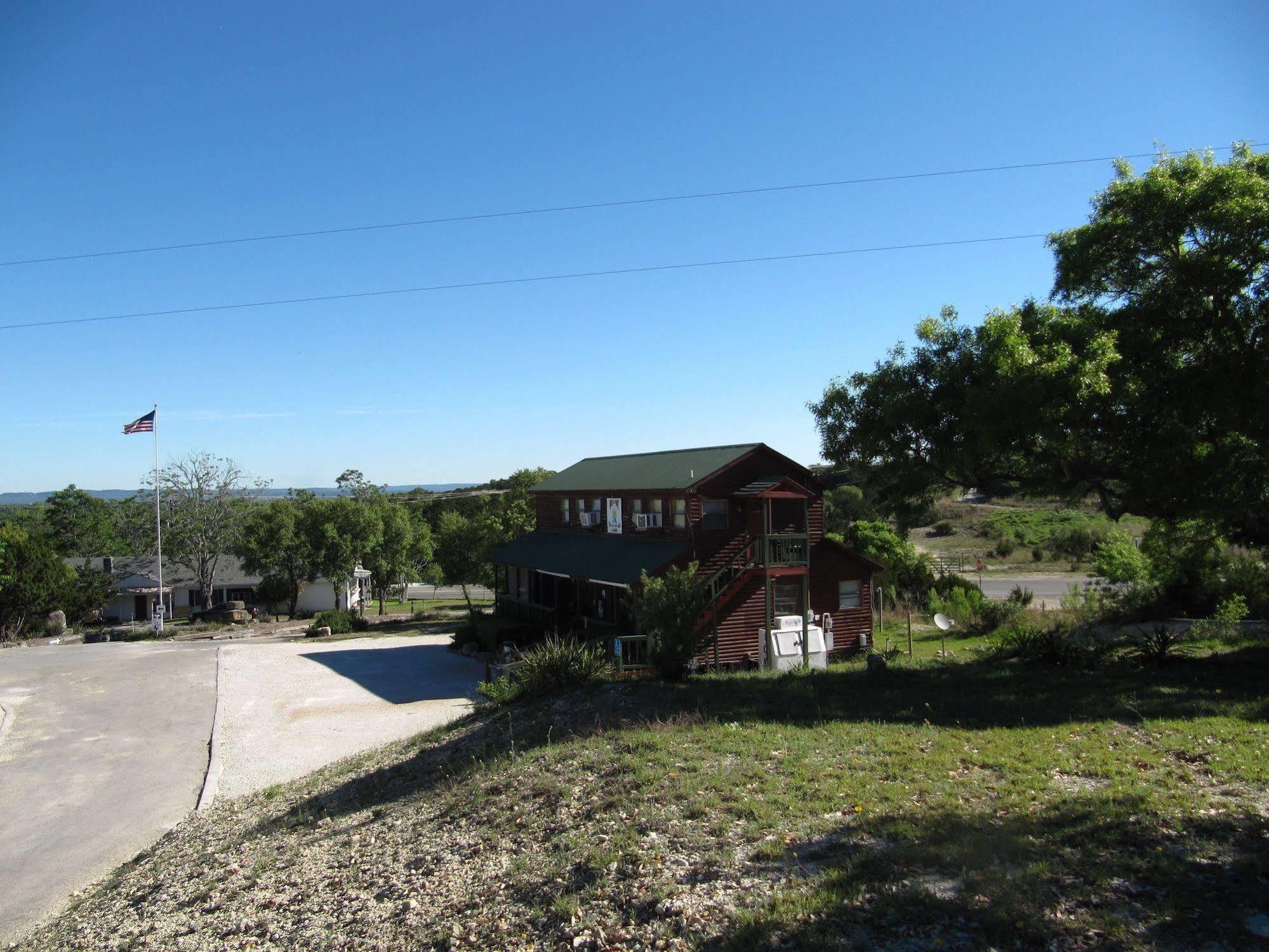 Top Of The Hill Rv Resort & Cabins Waring Bagian luar foto