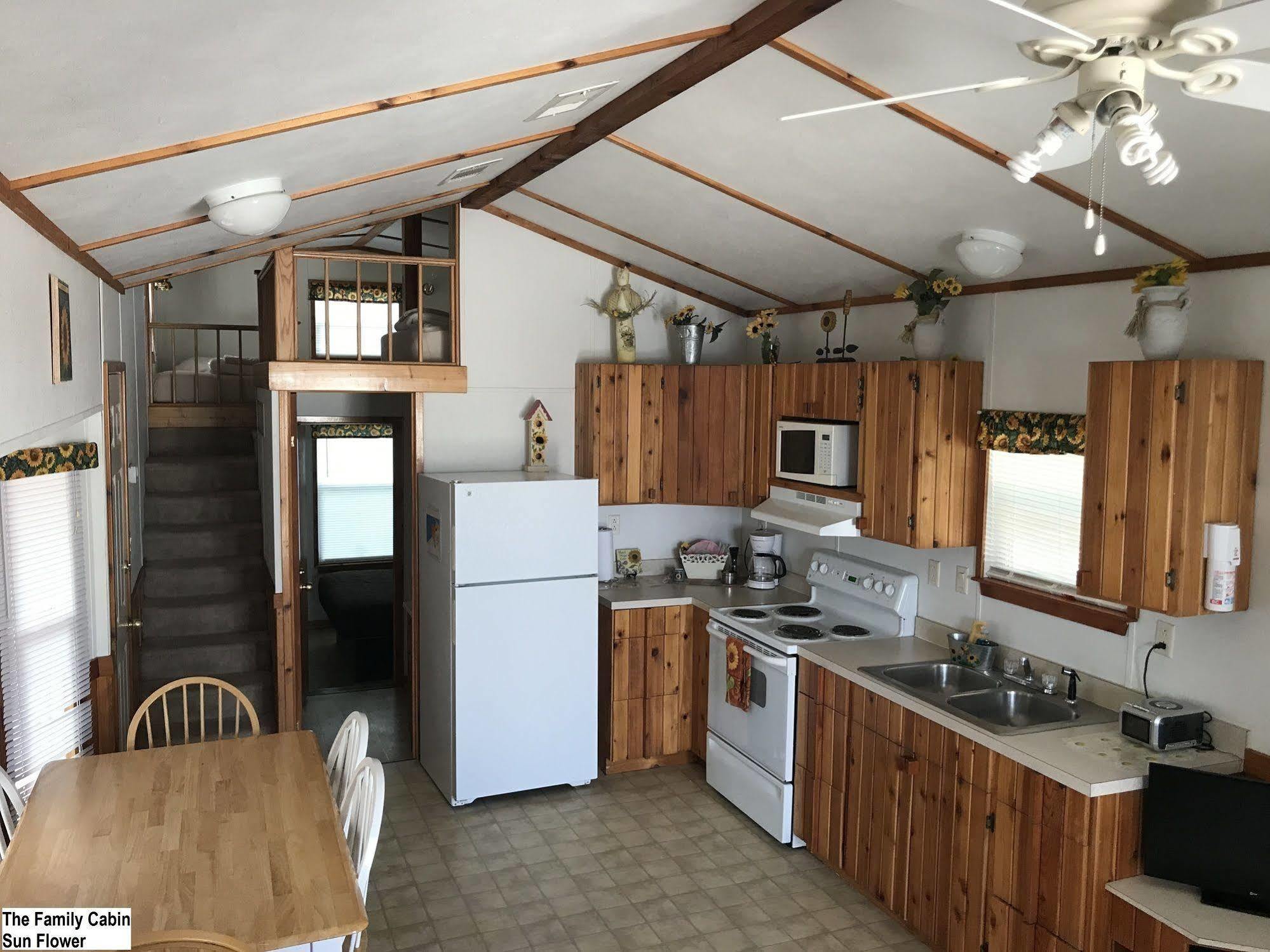 Top Of The Hill Rv Resort & Cabins Waring Bagian luar foto